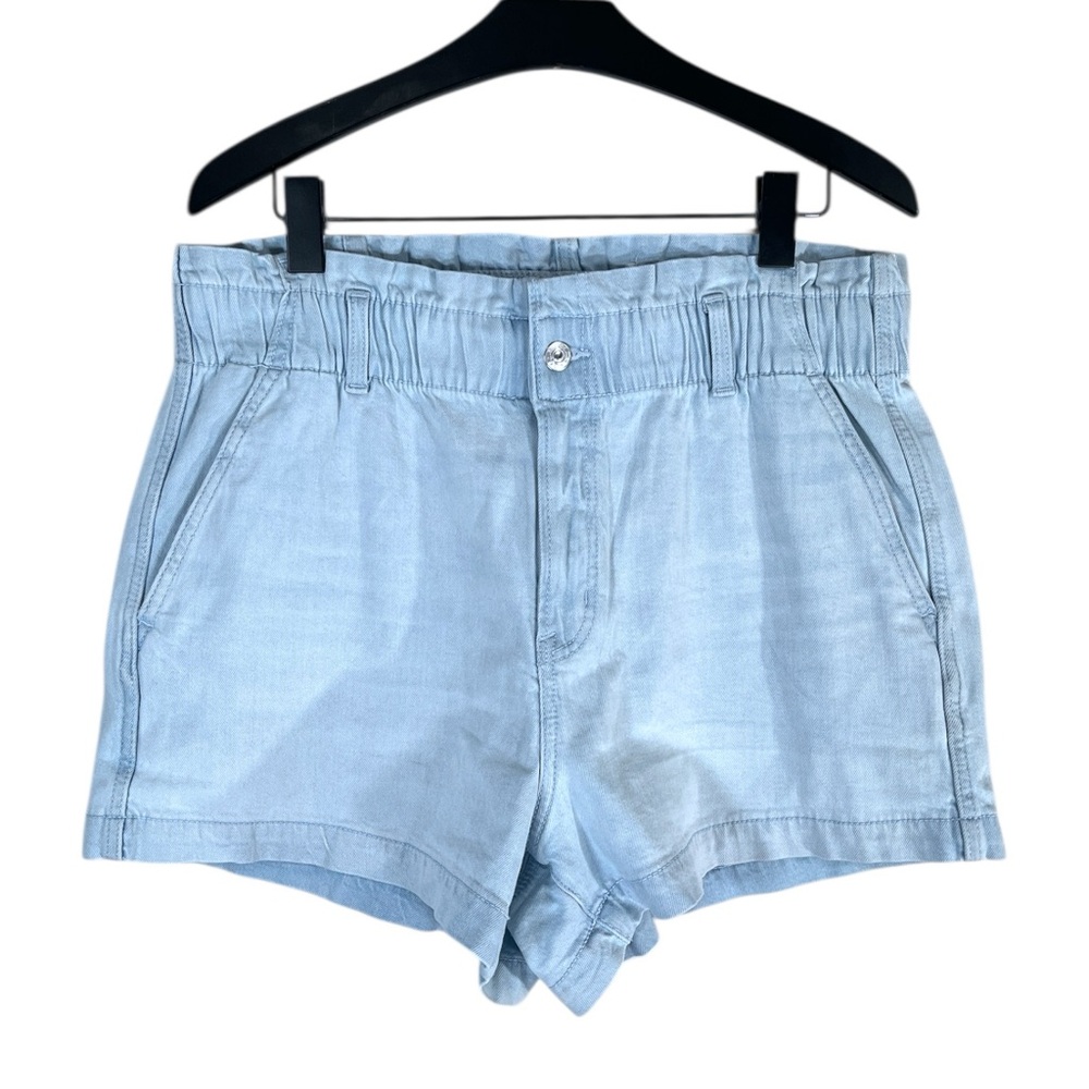 NWT American Eagle Paperbag Waist Mom Short in Light Wash Size 10